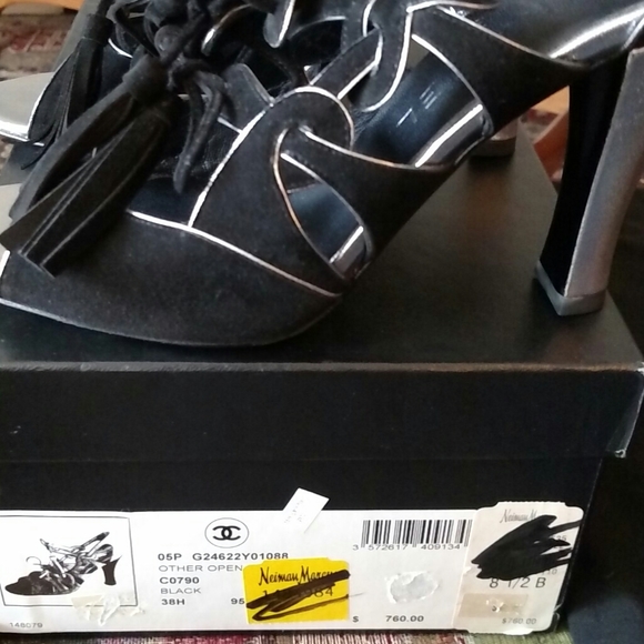 NIB CHANEL Black Suede Tassel Lace Heels - Picture 8 of 11